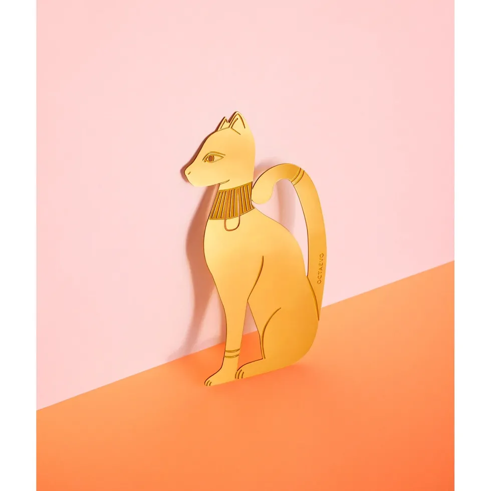 Bookmark Aziza Brass