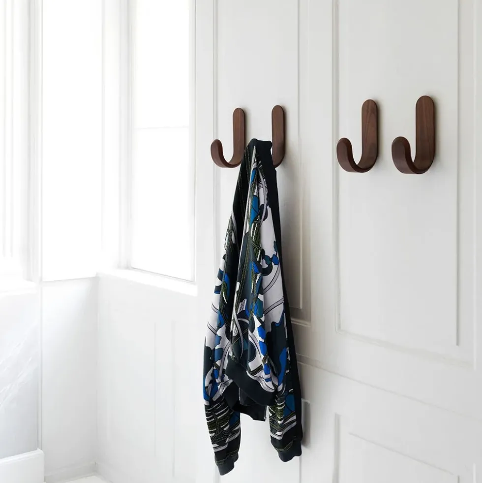 Curve Hook Walnut
