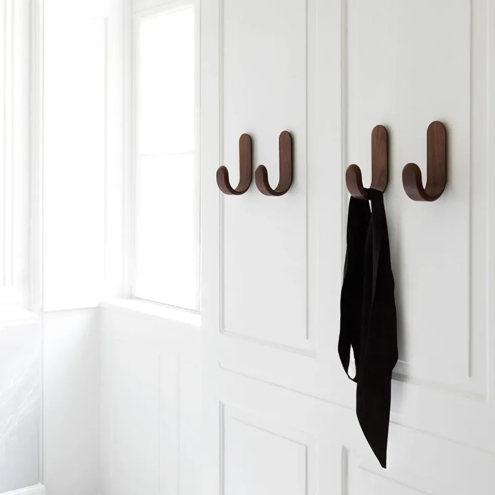 Curve Hook Walnut