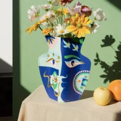 Paper Vase Olimpo Claire Johnson