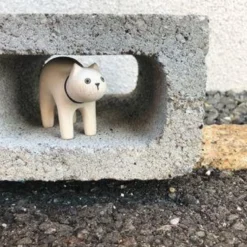 Pole Pole Wooden Animal White Cat