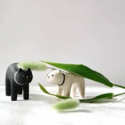 Pole Pole Wooden Animal White Cat