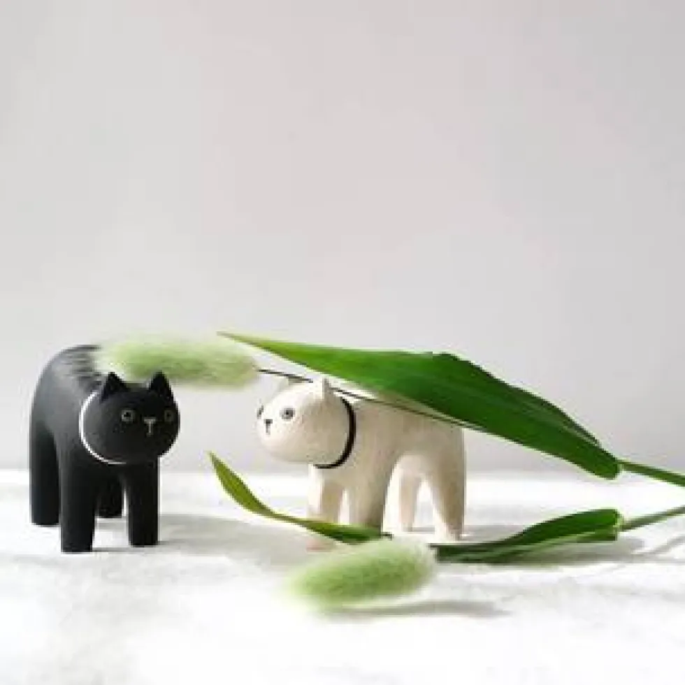 Pole Pole Wooden Animal White Cat