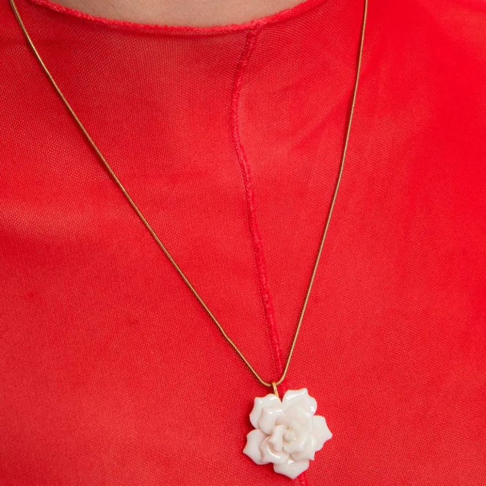 Rose Pedant White
