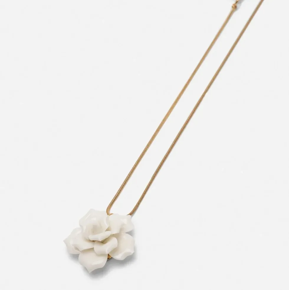Rose Pedant White