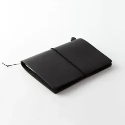 TRAVELER'S notebook - Tamaño Pasaporte Negro