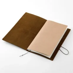 TRAVELER’S notebook - Tamaño Regular Oliva