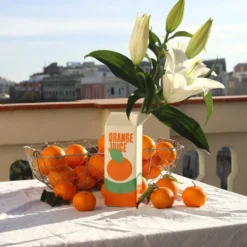 Vase Orange Juice